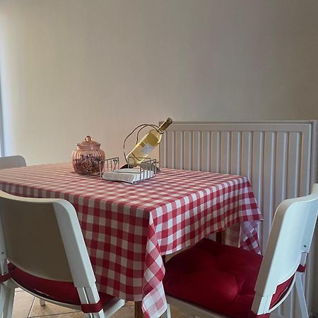 Cozy & Quiet City Apartment Трикала Экстерьер фото