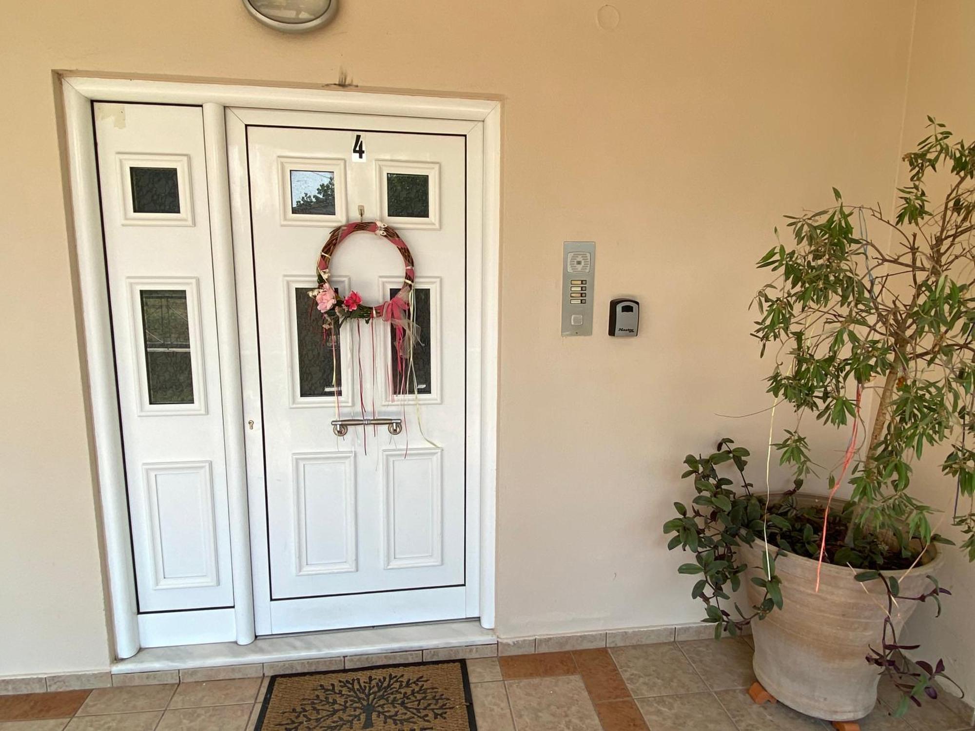 Cozy & Quiet City Apartment Трикала Экстерьер фото