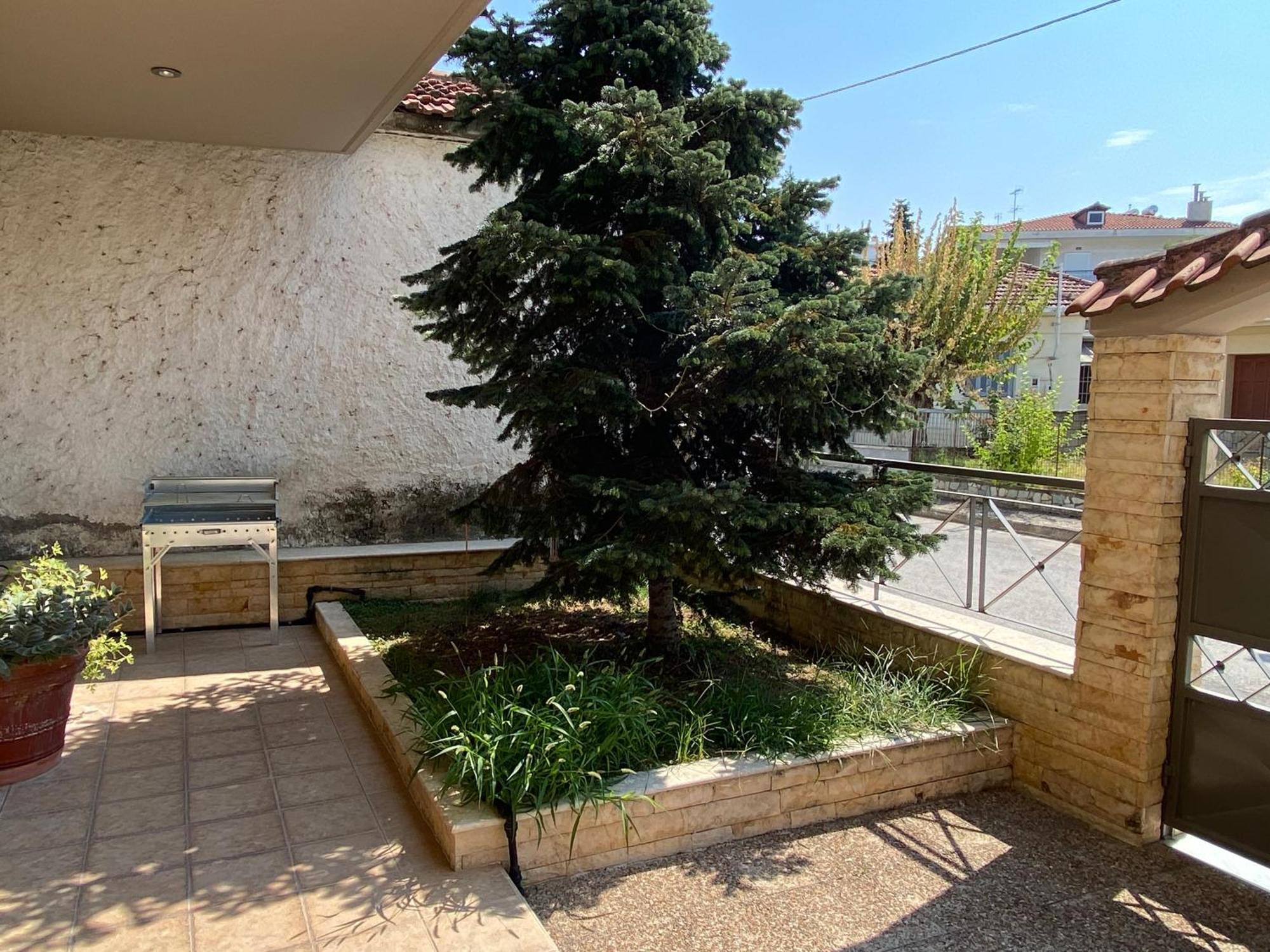 Cozy & Quiet City Apartment Трикала Экстерьер фото