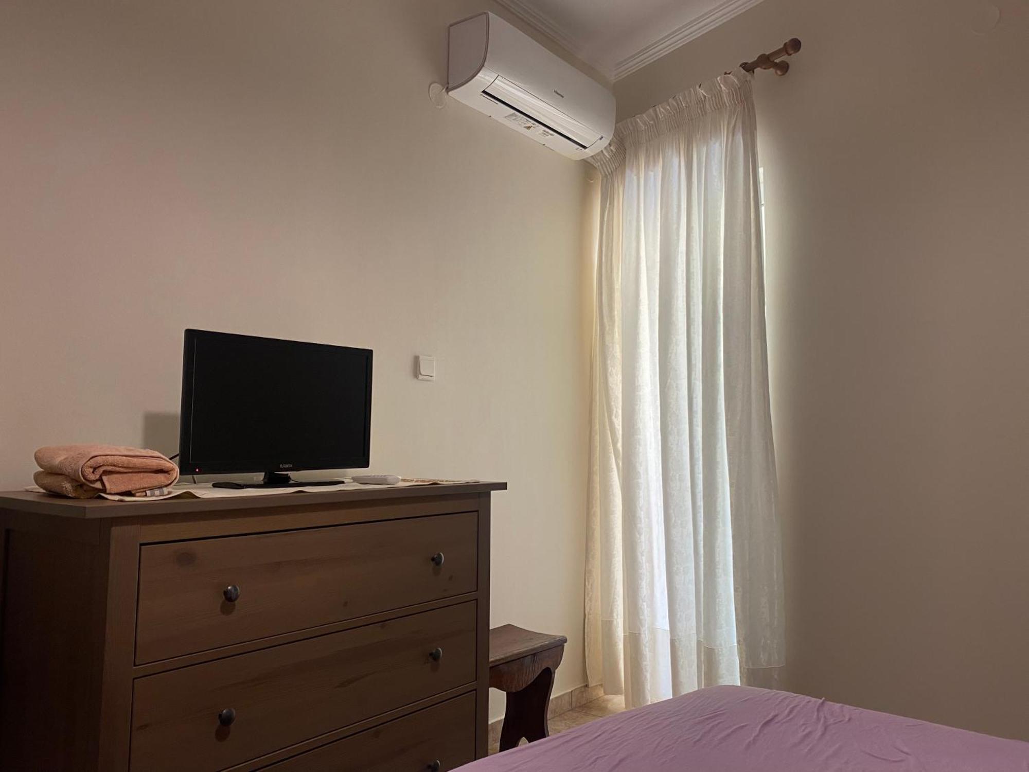 Cozy & Quiet City Apartment Трикала Экстерьер фото