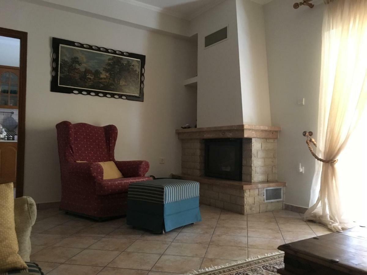 Cozy & Quiet City Apartment Трикала Экстерьер фото